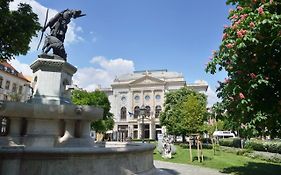 Fresh And Personal Near Buda Castle